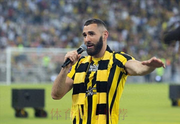 本泽马曾向C罗咨询沙特情况 后者回复积极建议去 本泽马曾向C罗咨询沙特情况 后者回复积极建议去